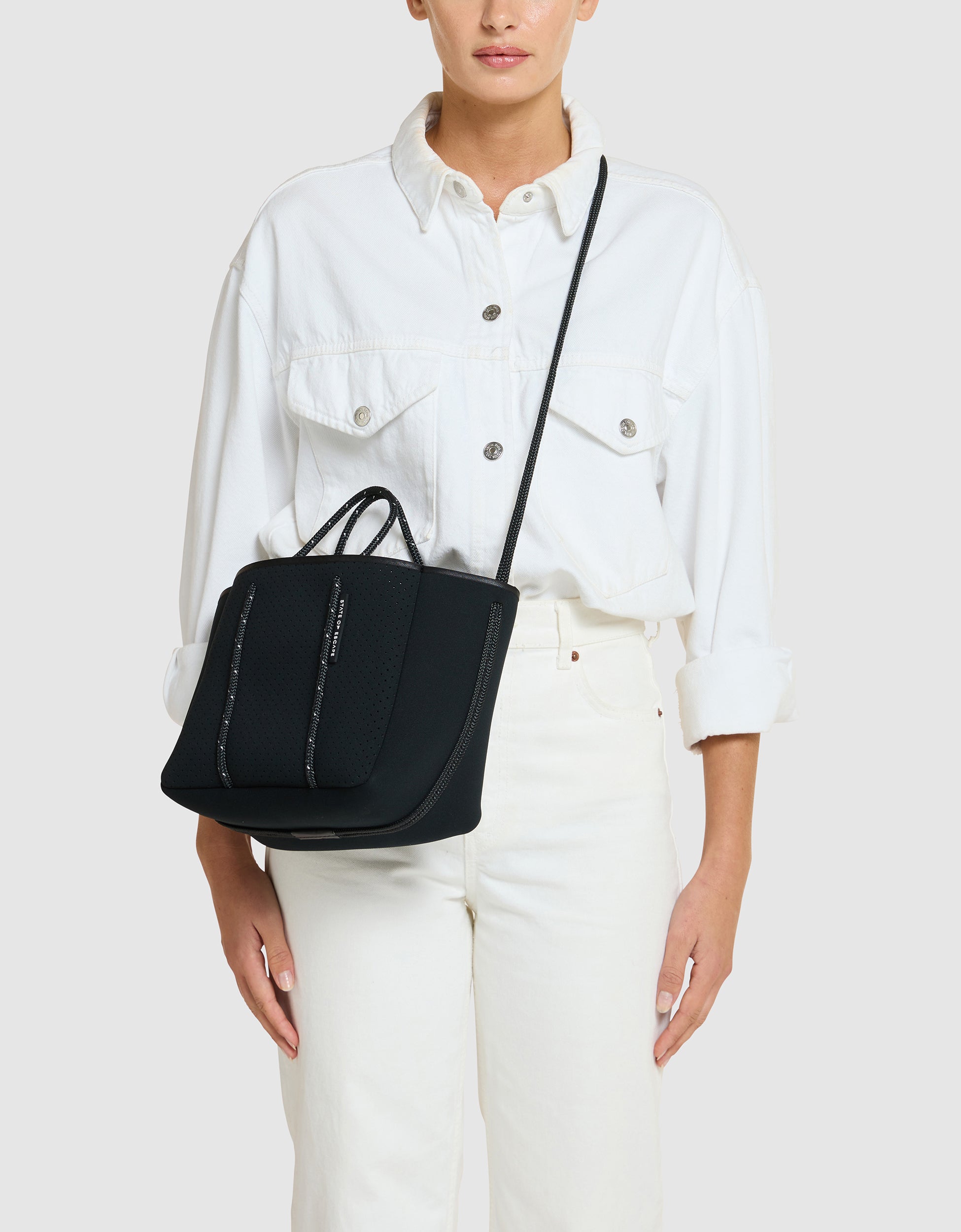 Petite Escape in highlight fleck black