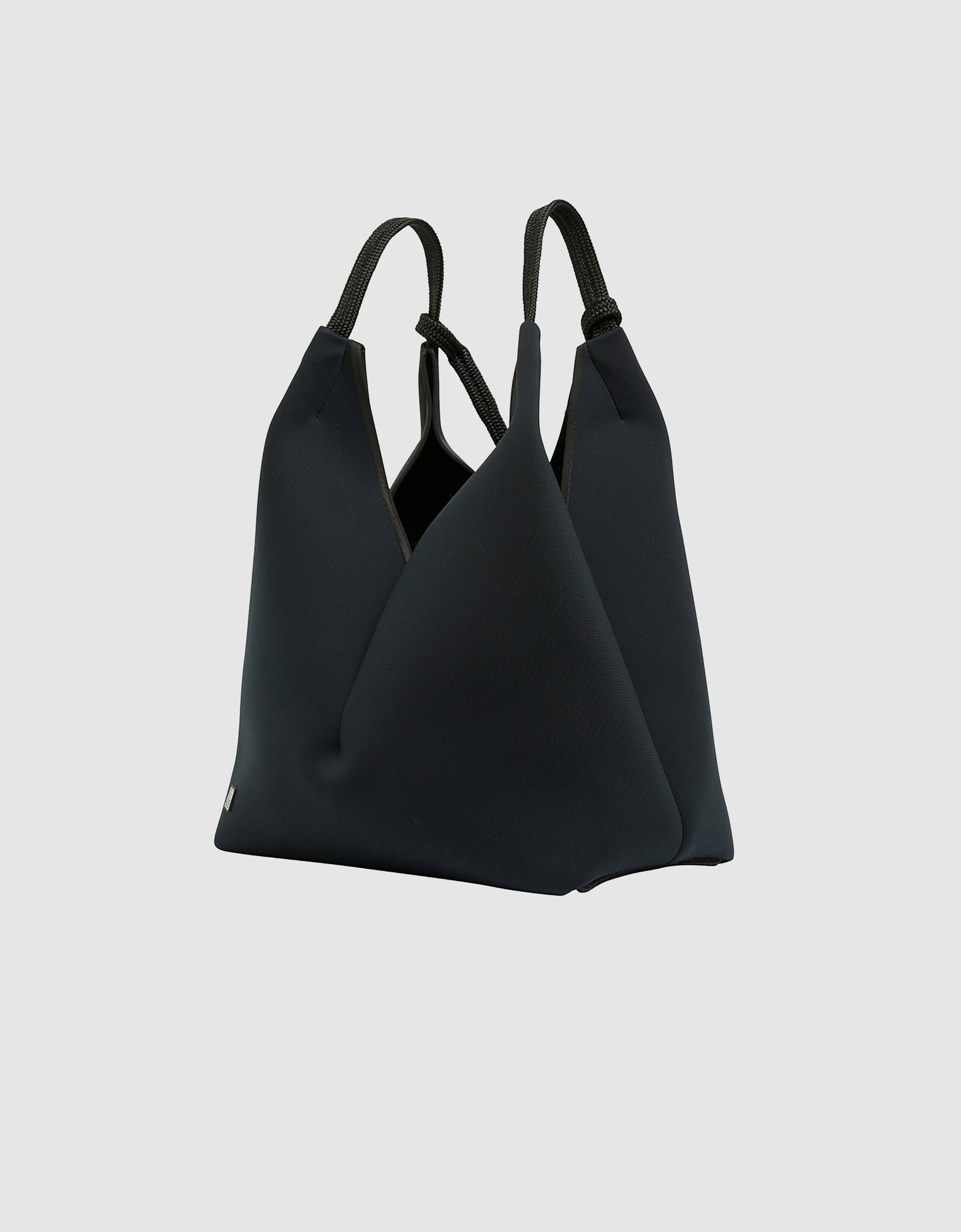 Solstice tote in black