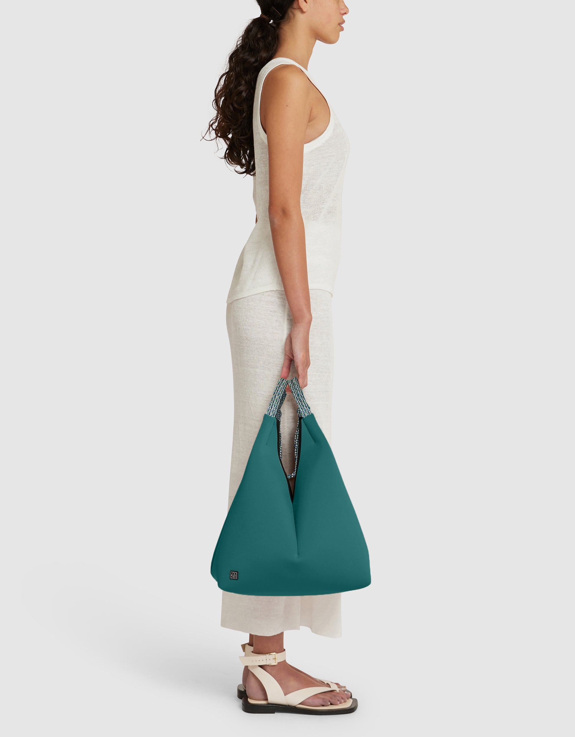 Solstice tote in scarab