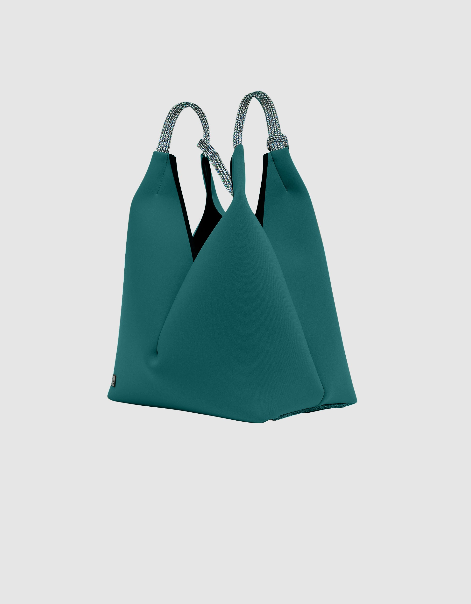 Solstice tote in scarab