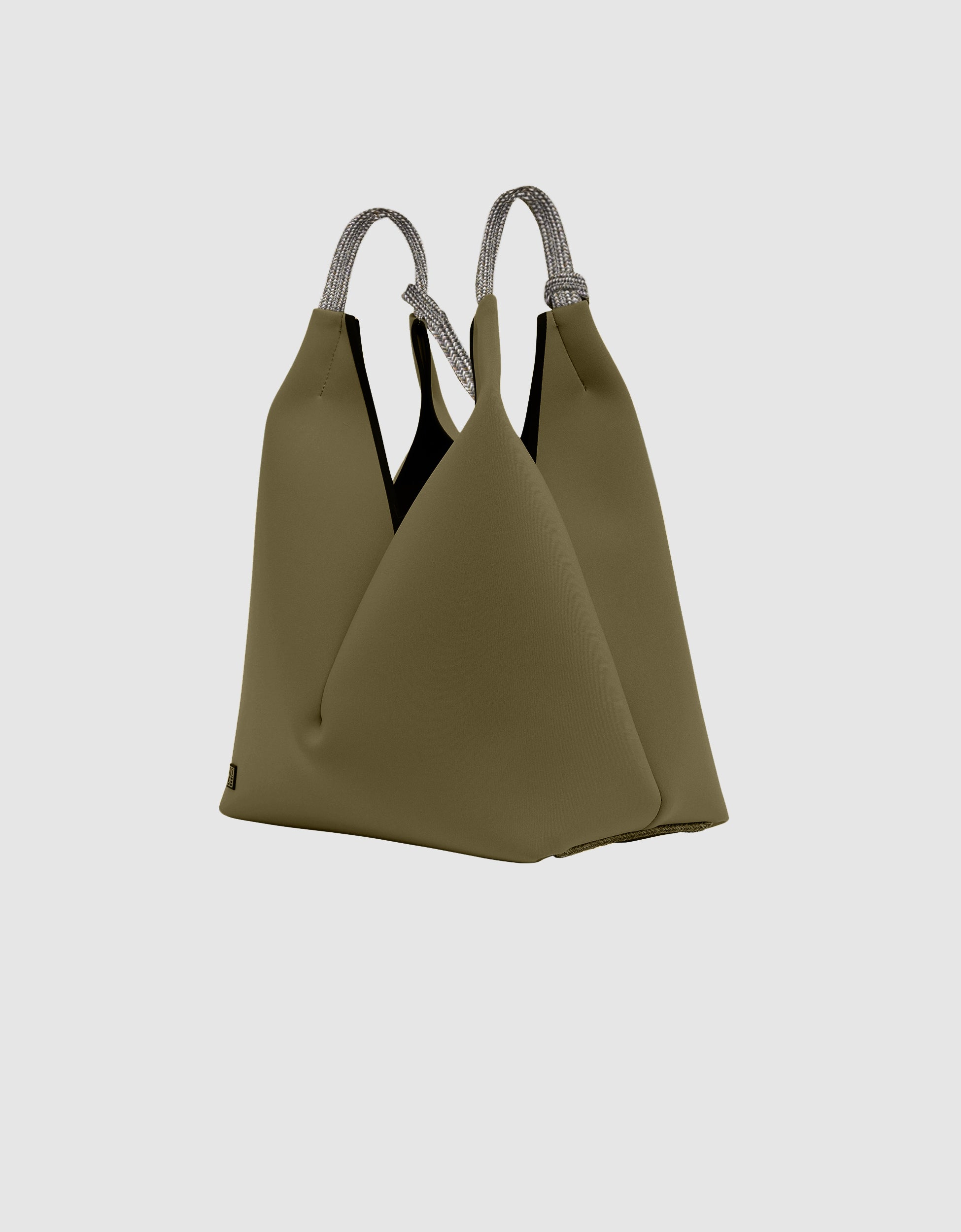 Solstice tote in shadow