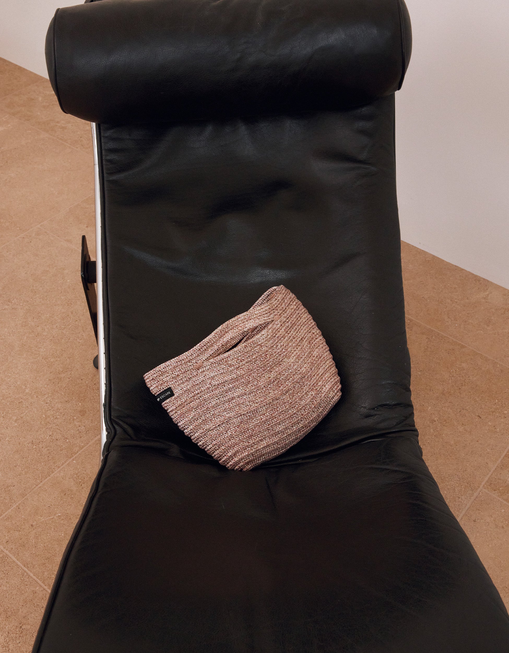 Adrift Clutch large in soft clay