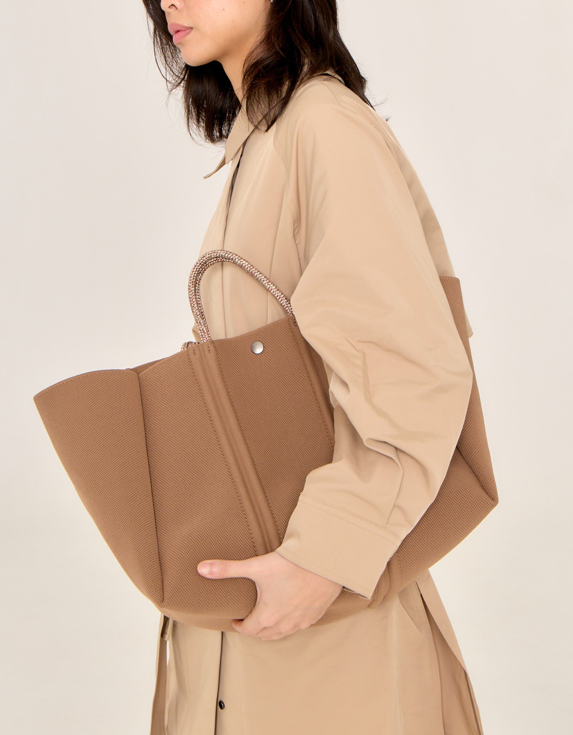 Meridian large tote in hazelnut-crema