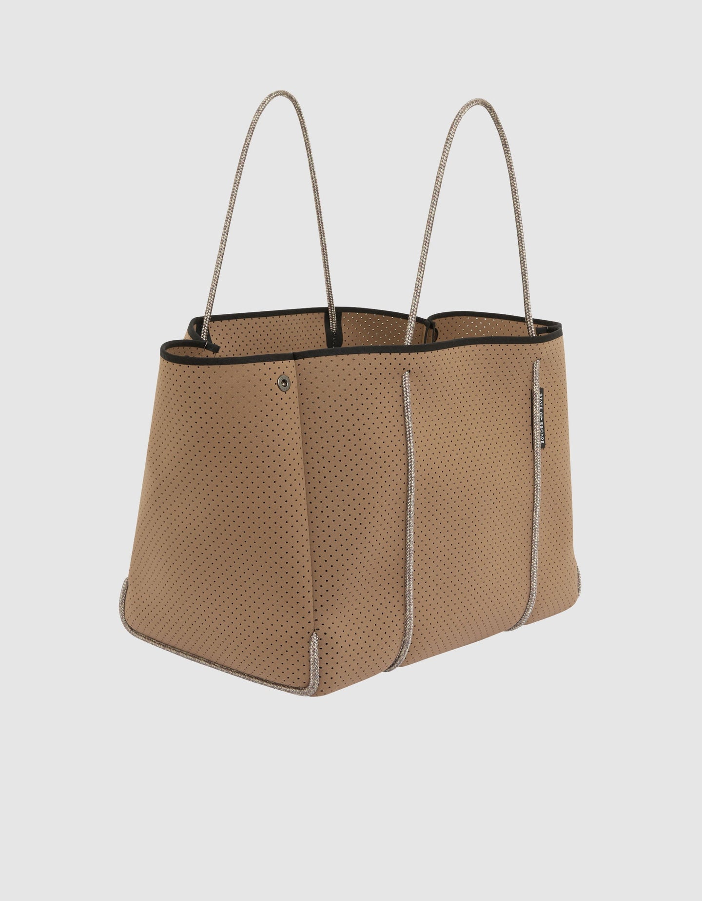 Escape™ tote in caramel – State of Escape