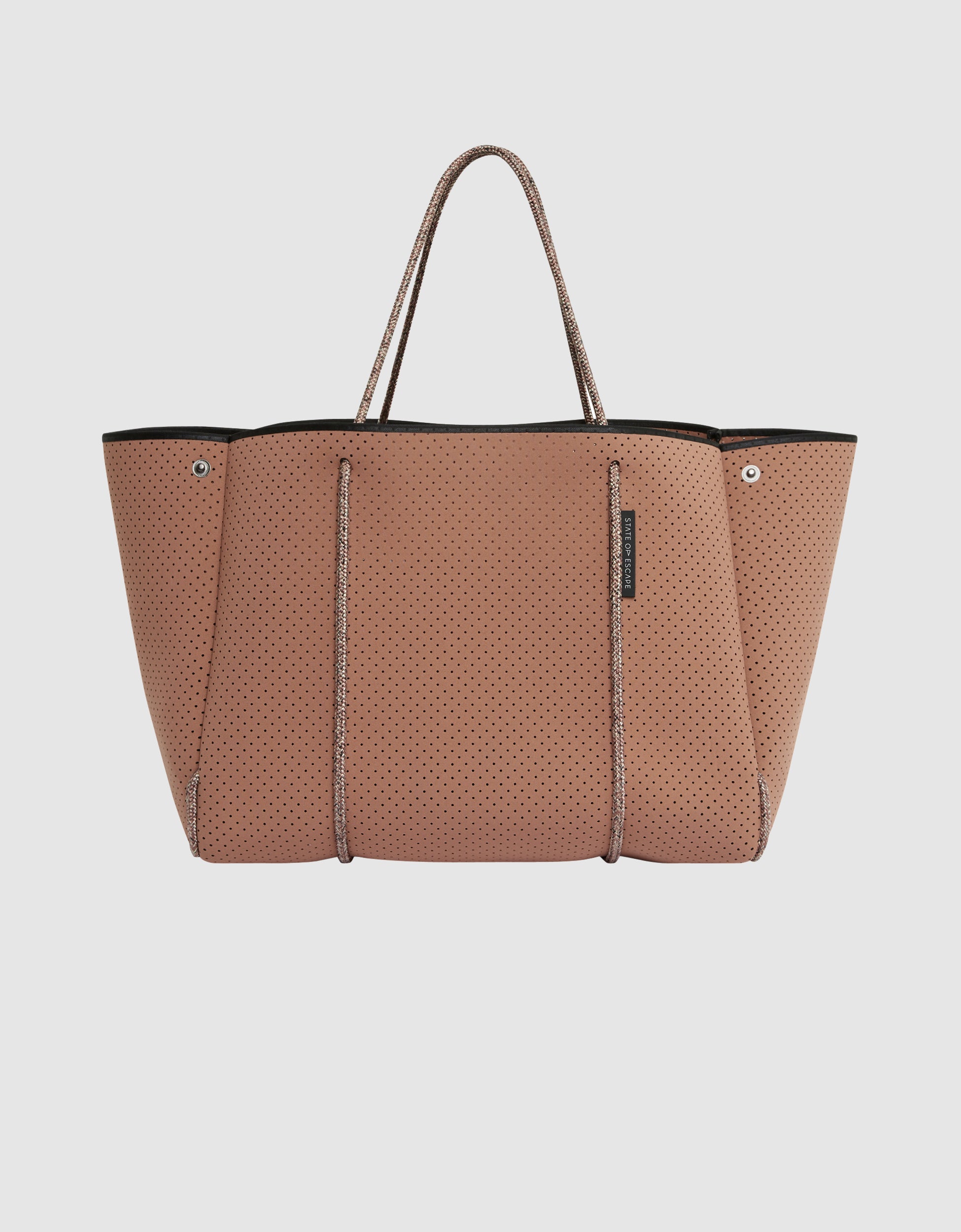 Escape™ tote in nougat