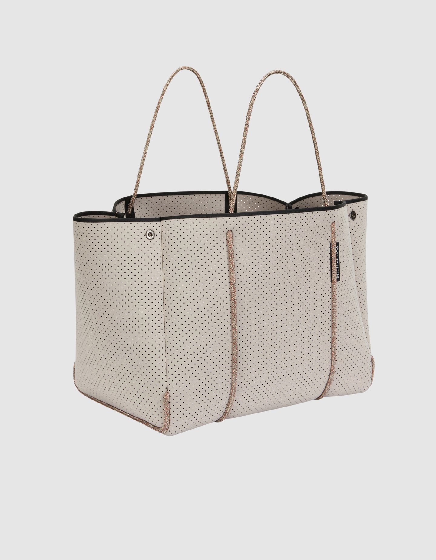 Escape™ tote in stone – State of Escape