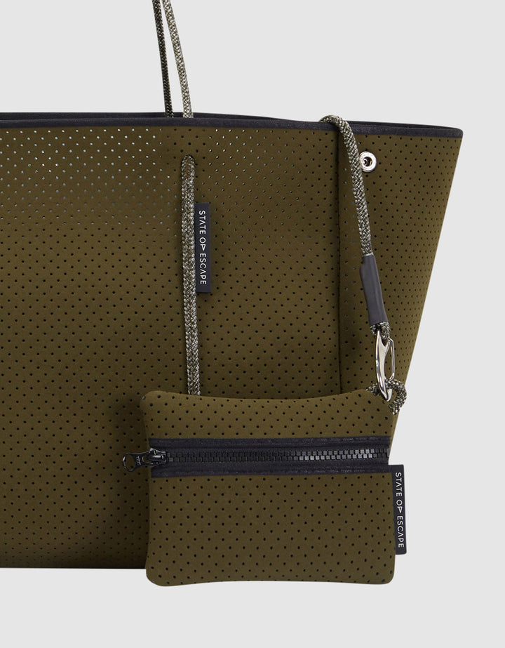 Escape™ tote in khaki / grey (dual tone) – State of Escape