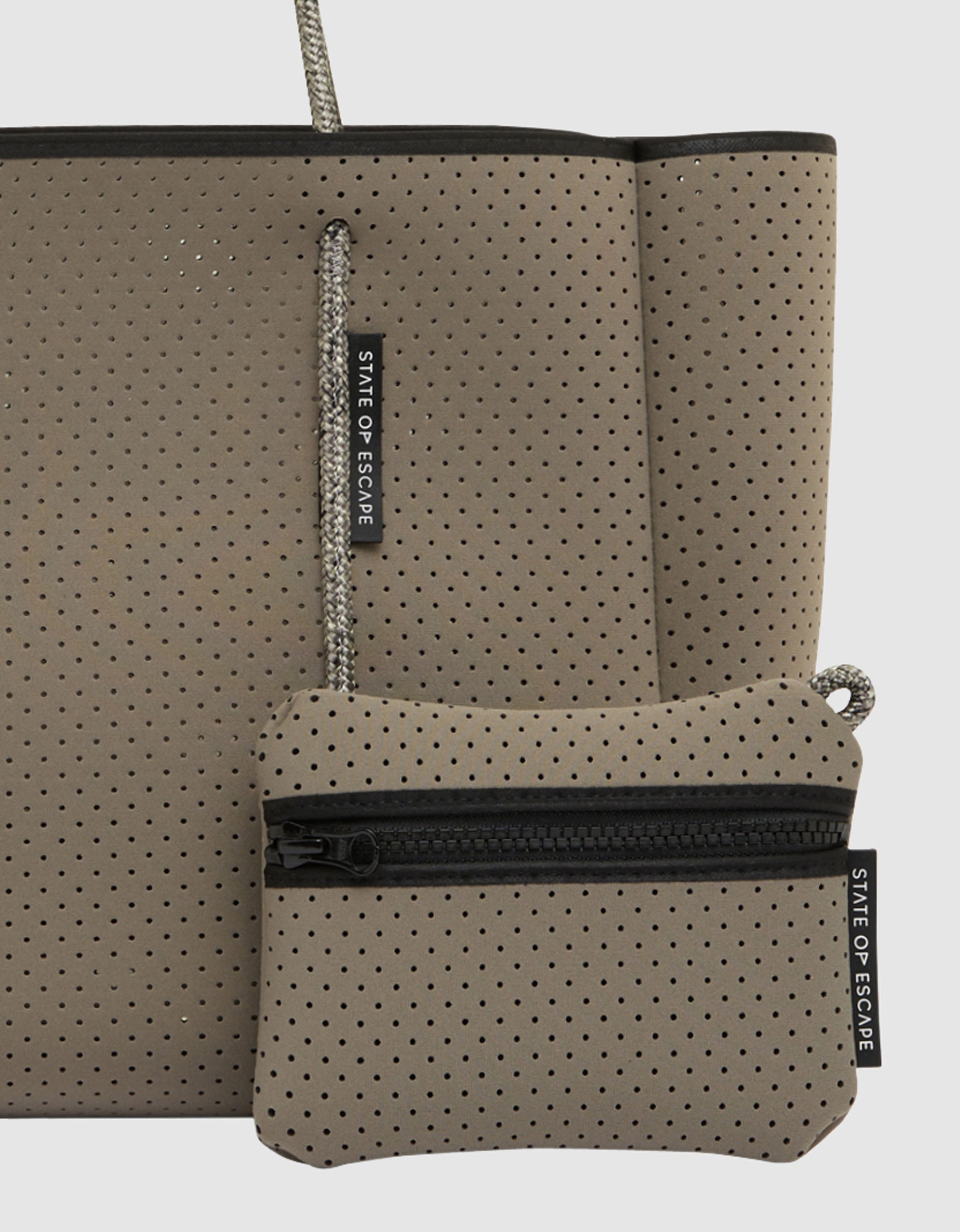 Flying Solo tote in smoke