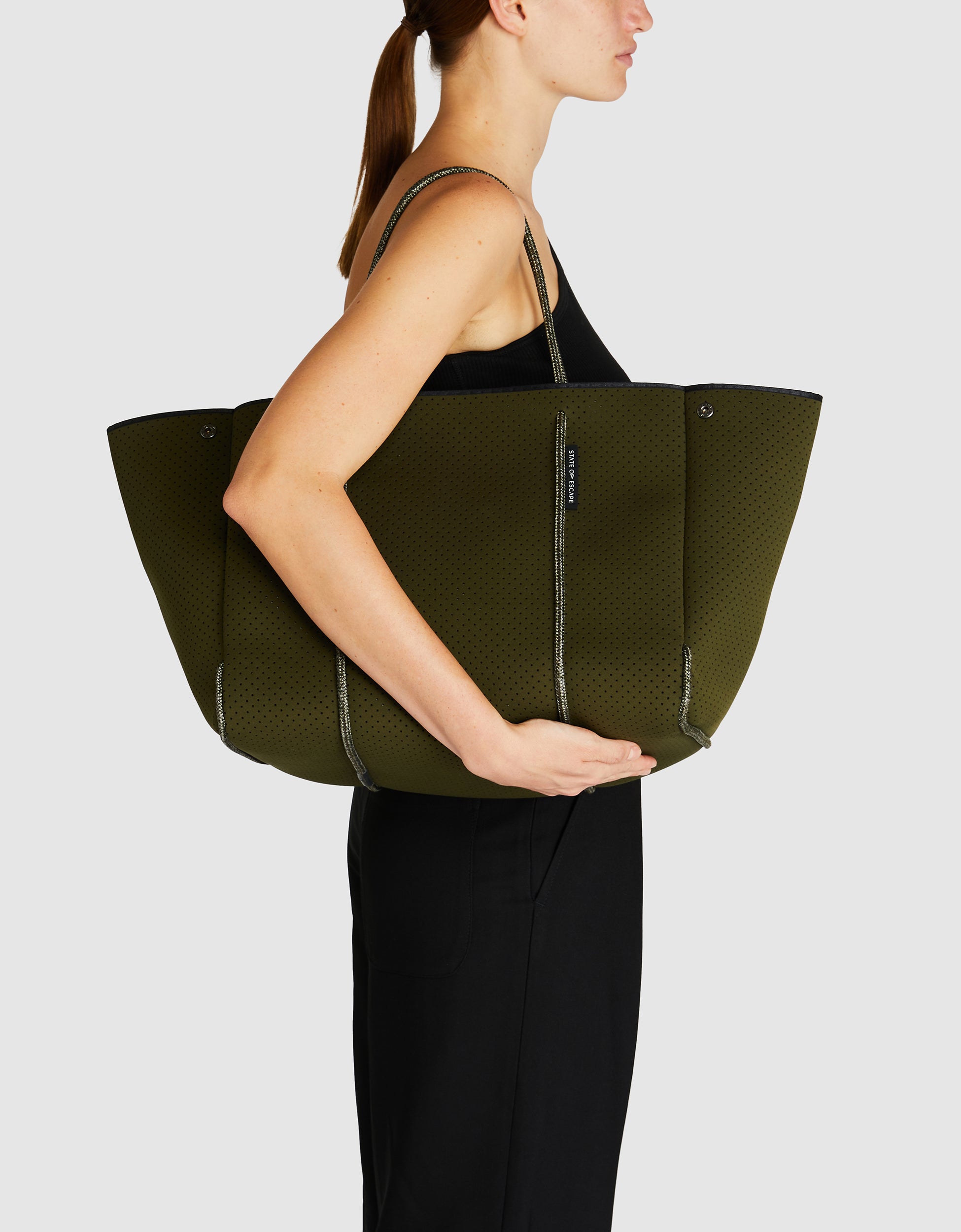 Escape™ tote in khaki / grey (dual tone)